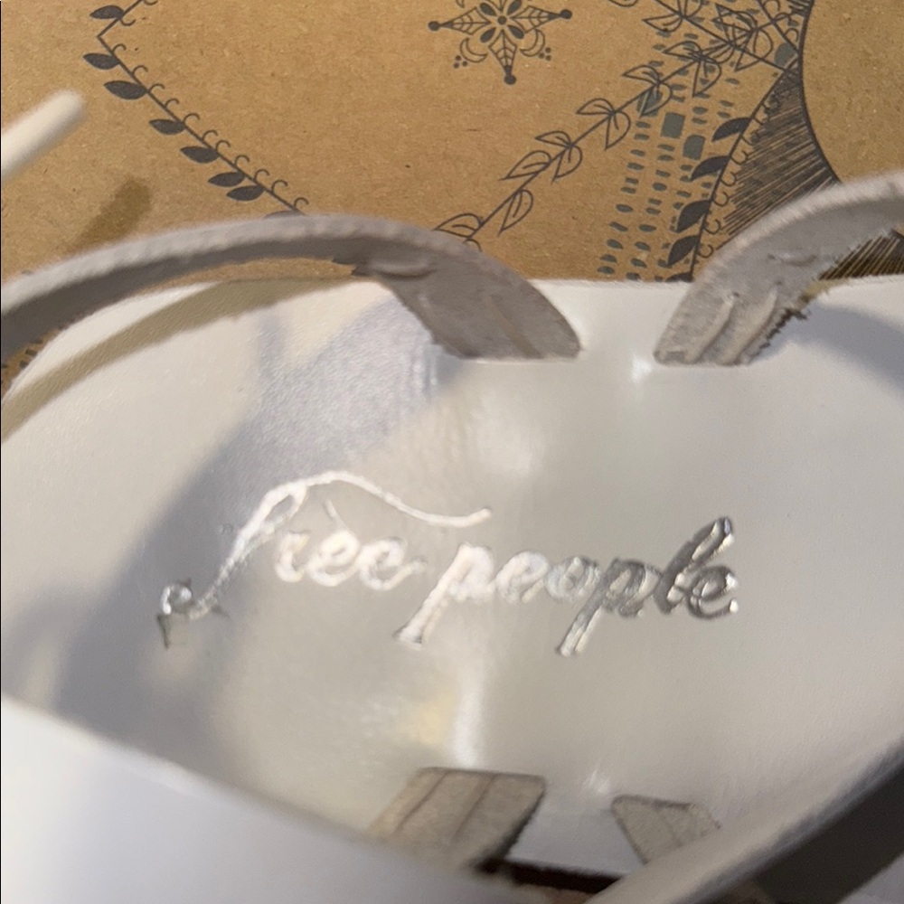 Free People White Sandals Size 7 - Picture 7 of 8